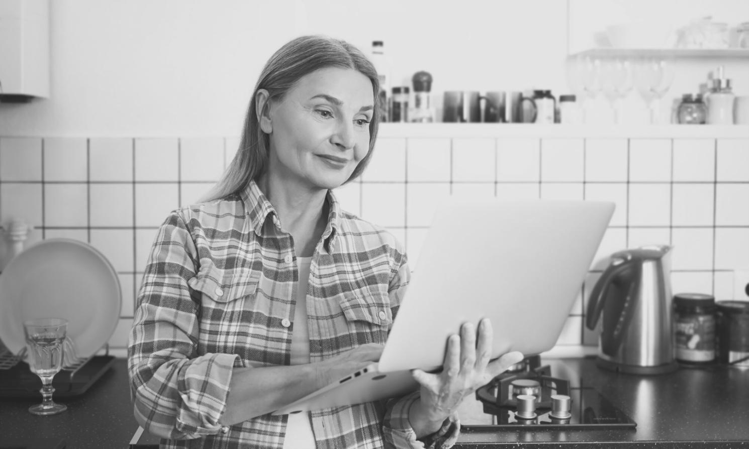 Teilnehmende bei der gemeinsamen Bearbeitung von Finanzszenarien